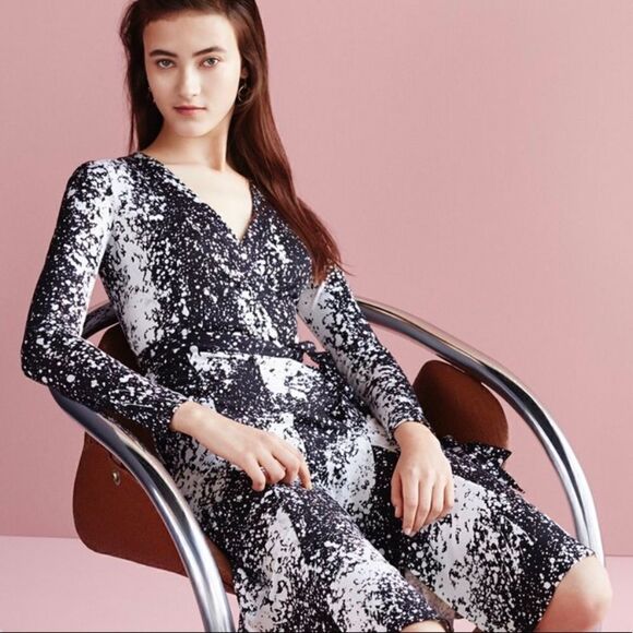 Diane Von Furstenberg Lilyann Print Silk Wrap Dress In Black White sz 0 - Picture 3 of 14